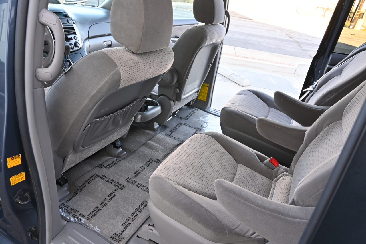 Toyota Sienna  2010 Toyota Sienna  2010