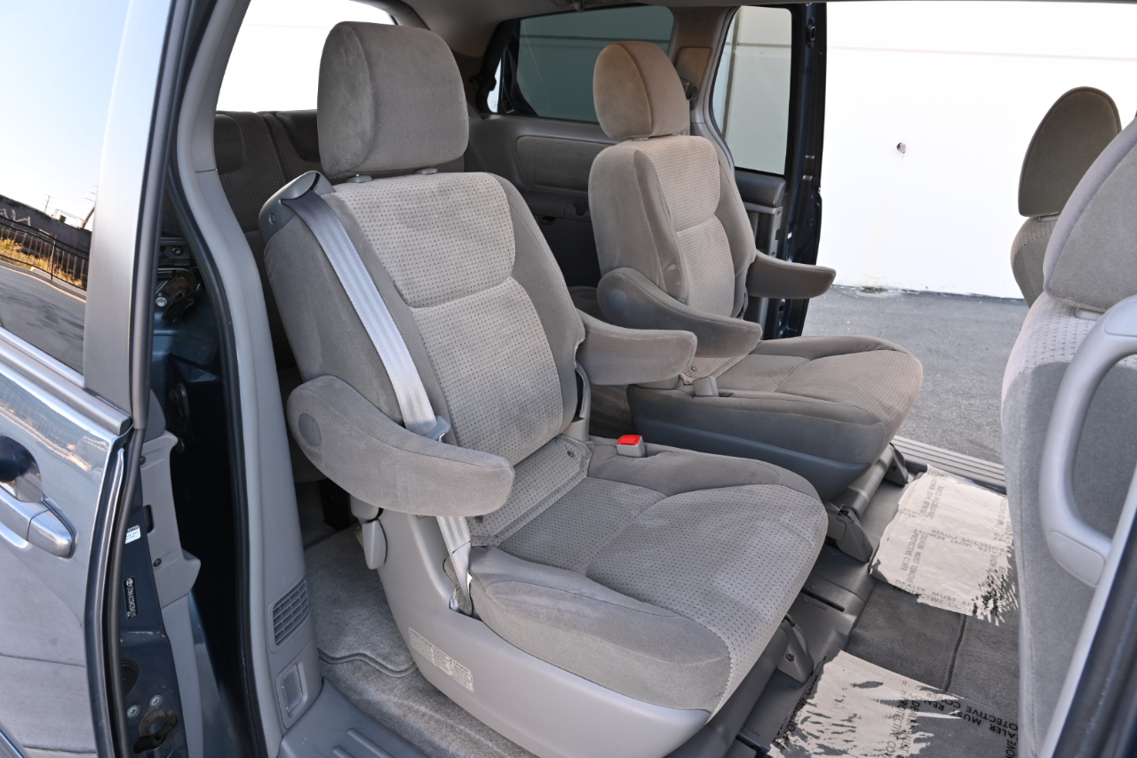 Toyota Sienna  2010 Toyota Sienna  2010