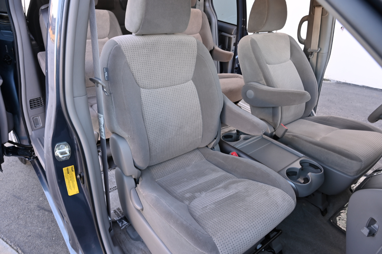 Toyota Sienna  2010 Toyota Sienna  2010