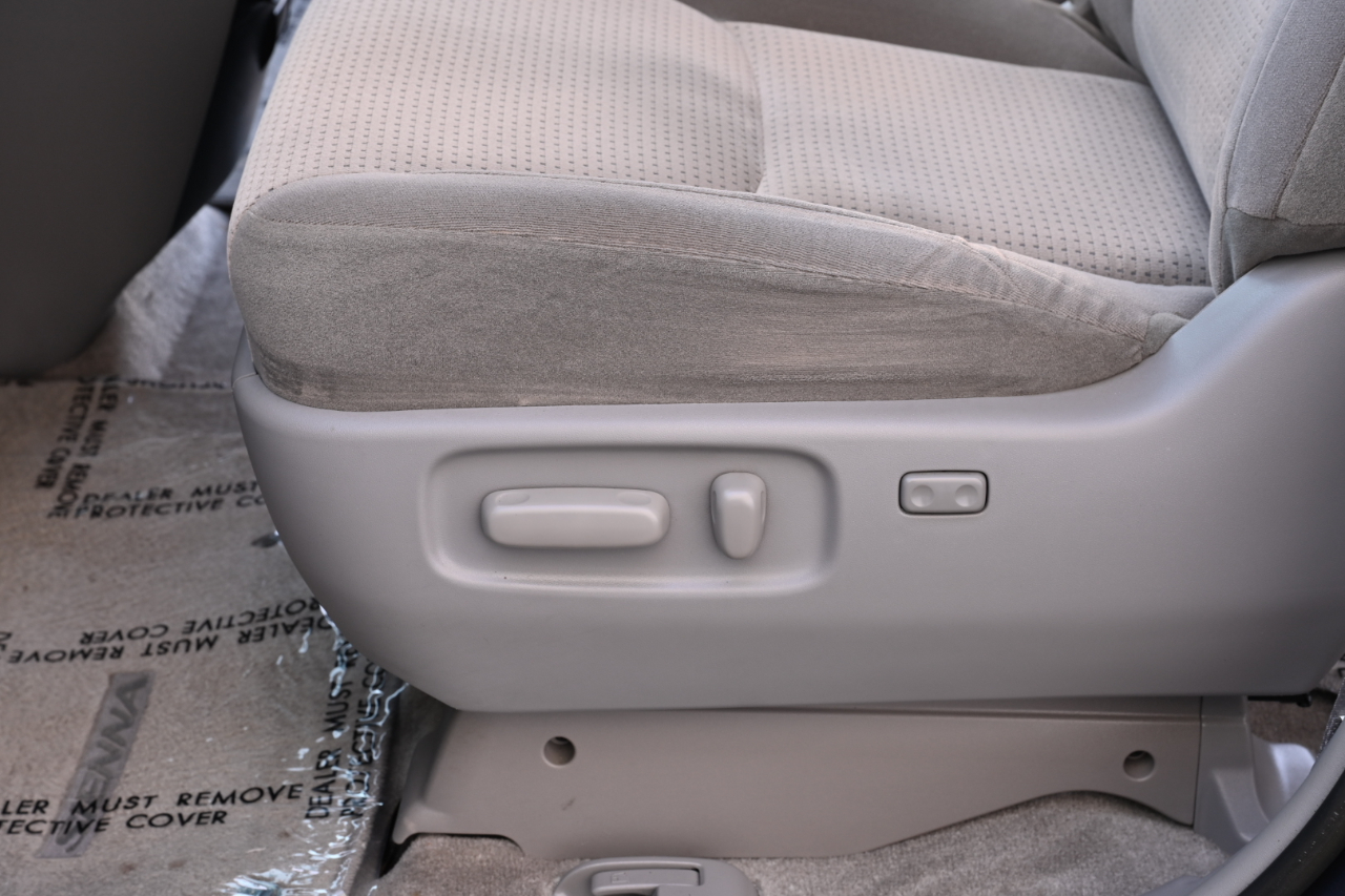 Toyota Sienna  2010 Toyota Sienna  2010