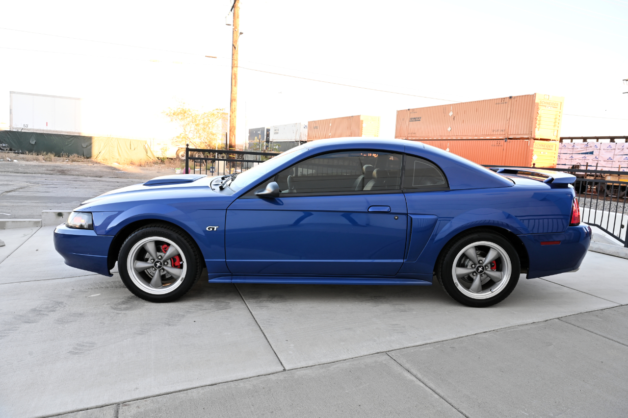 Ford Mustang GT Premium Coupe 2002 Ford Mustang GT Premium Coupe 2002