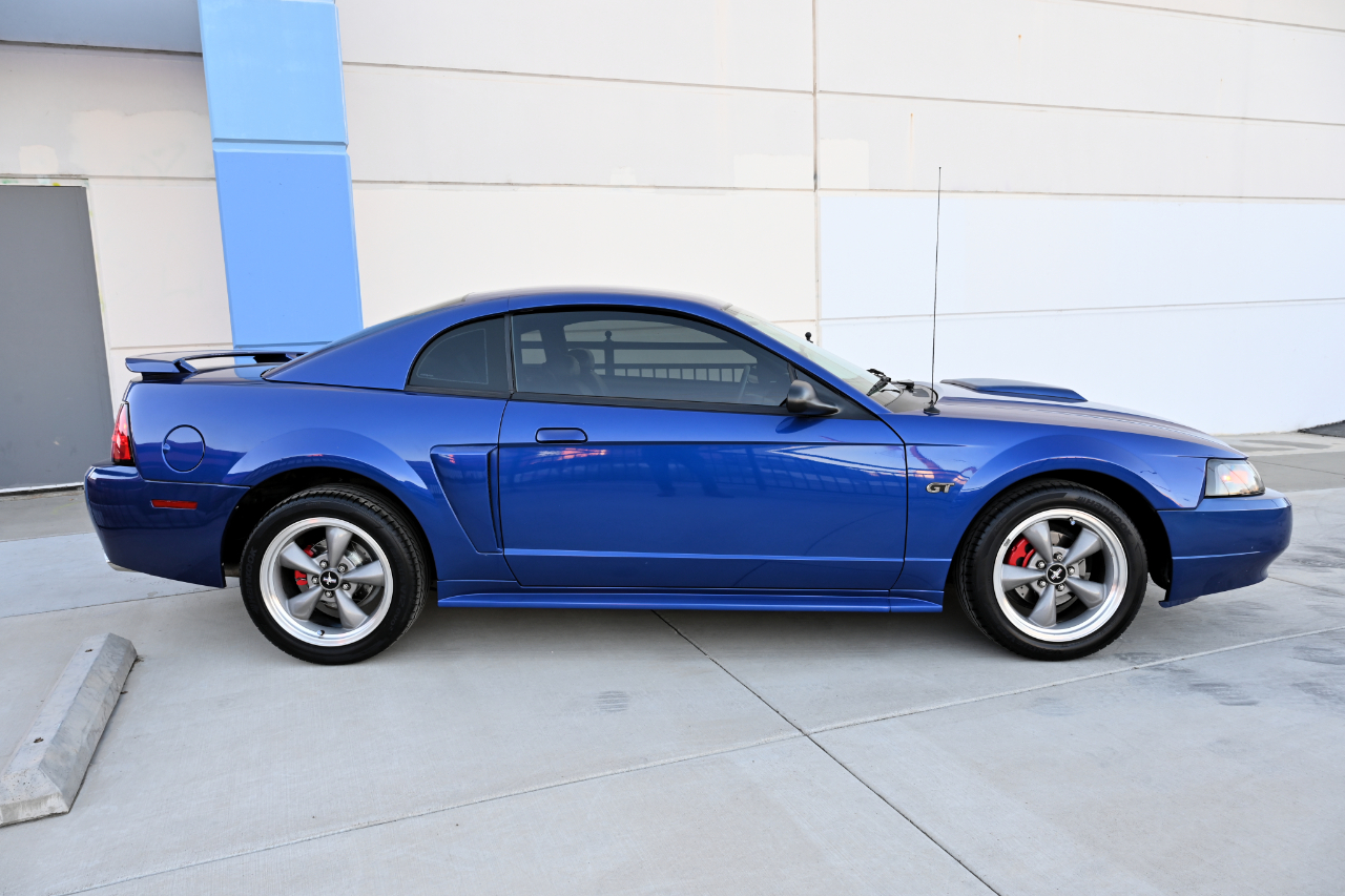 Ford Mustang GT Premium Coupe 2002 Ford Mustang GT Premium Coupe 2002