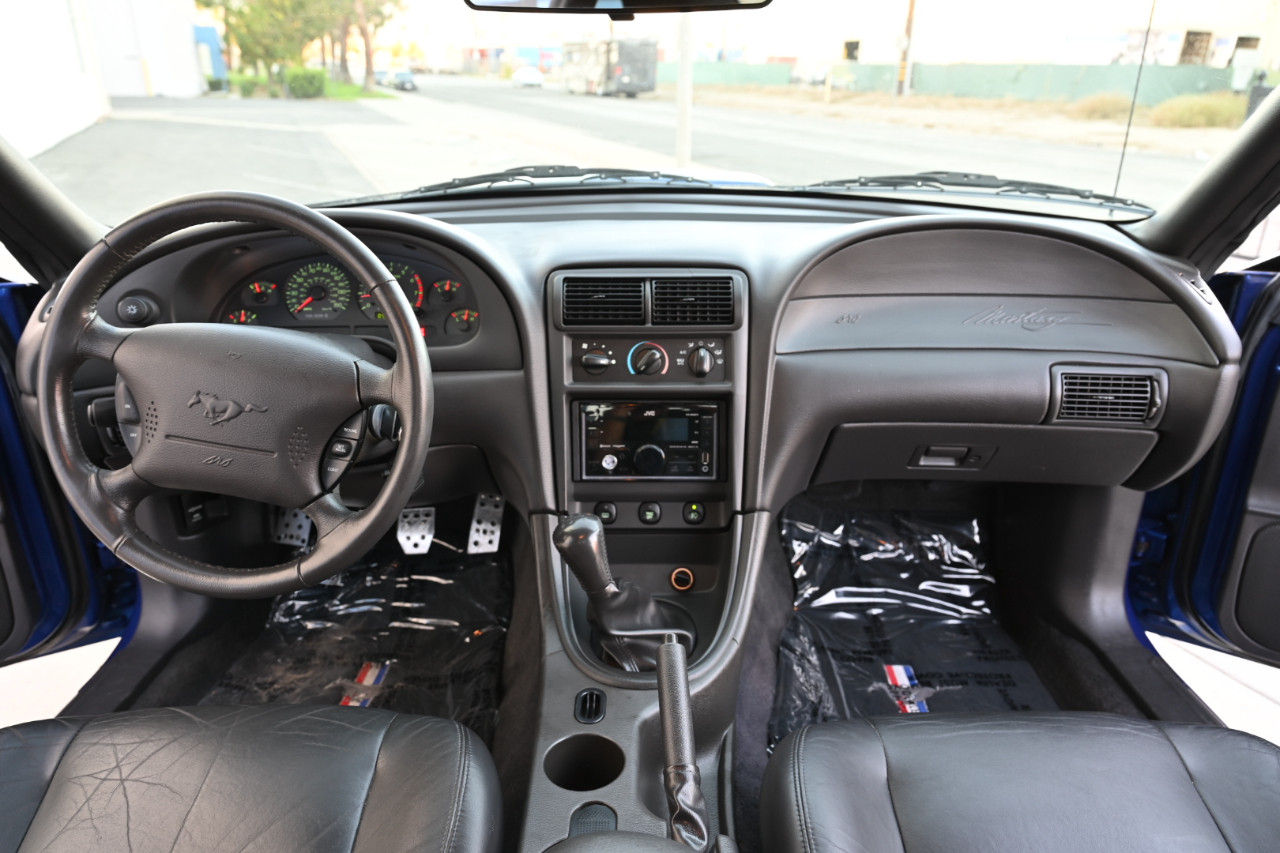 Ford Mustang GT Premium Coupe 2002 Ford Mustang GT Premium Coupe 2002