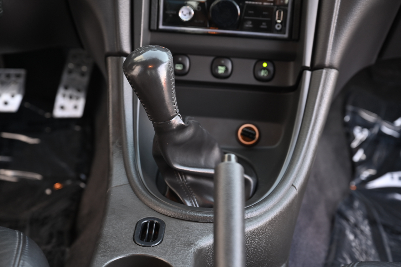 Ford Mustang GT Premium Coupe 2002 Ford Mustang GT Premium Coupe 2002