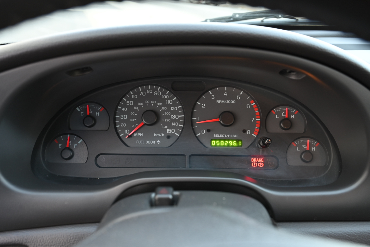 Ford Mustang GT Premium Coupe 2002 Ford Mustang GT Premium Coupe 2002