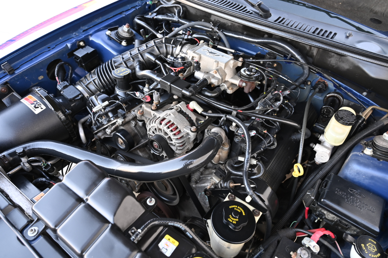 Ford Mustang GT Premium Coupe 2002 Ford Mustang GT Premium Coupe 2002