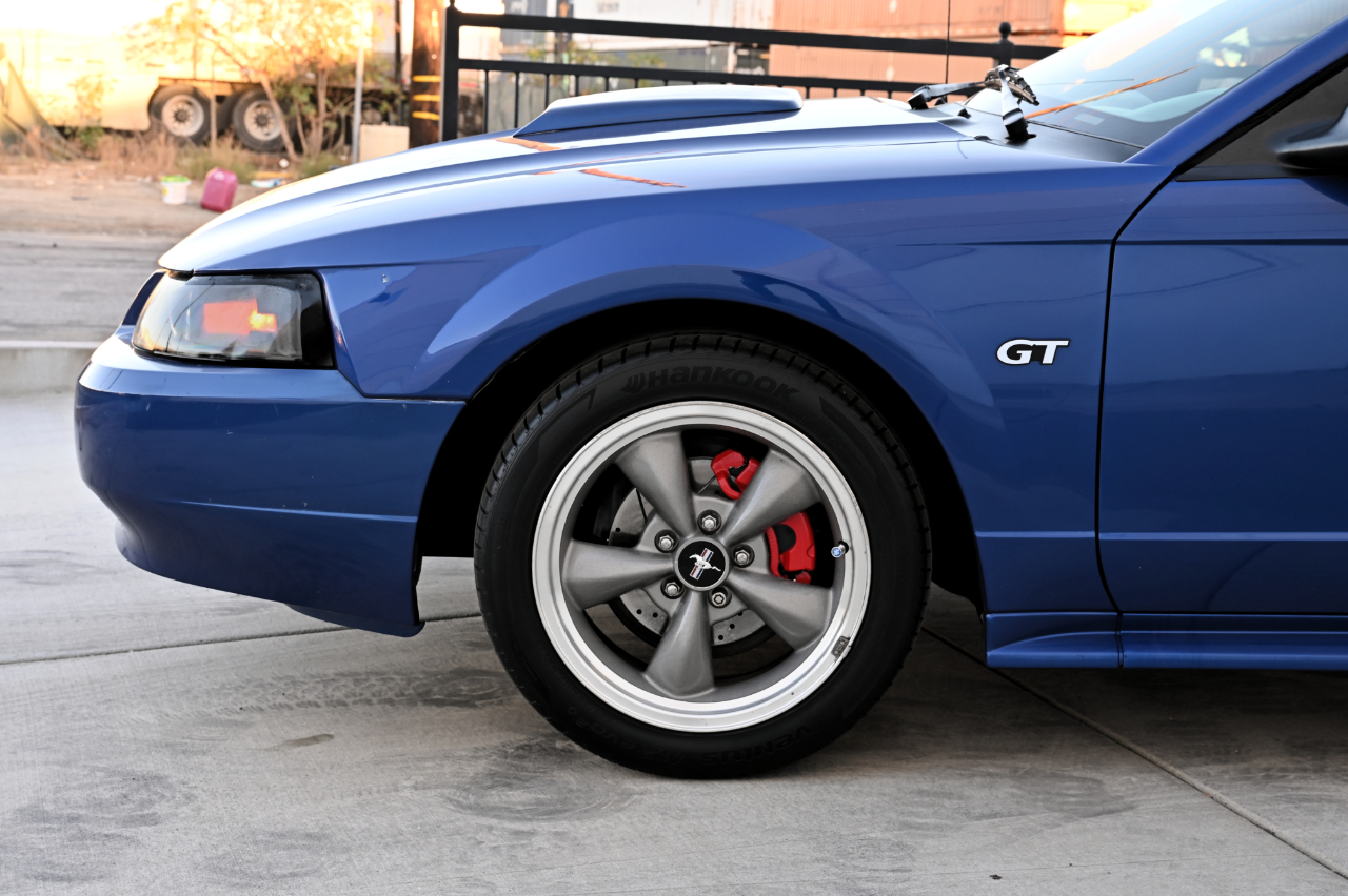 Ford Mustang GT Premium Coupe 2002 Ford Mustang GT Premium Coupe 2002