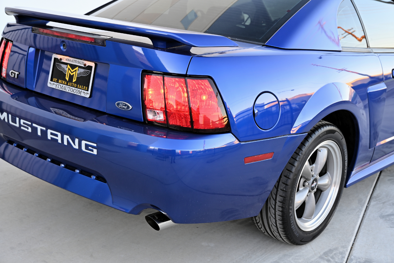 Ford Mustang GT Premium Coupe 2002 Ford Mustang GT Premium Coupe 2002
