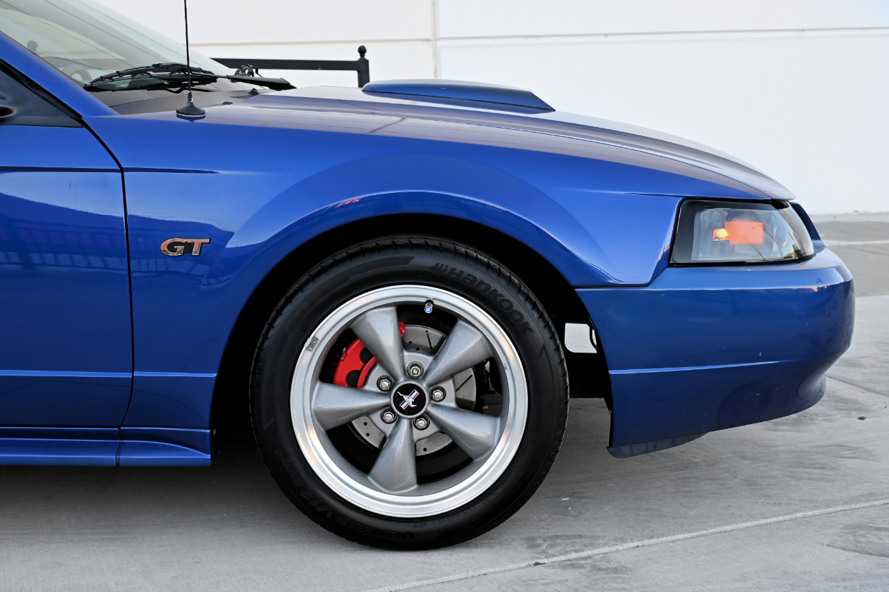 Ford Mustang GT Premium Coupe 2002 Ford Mustang GT Premium Coupe 2002