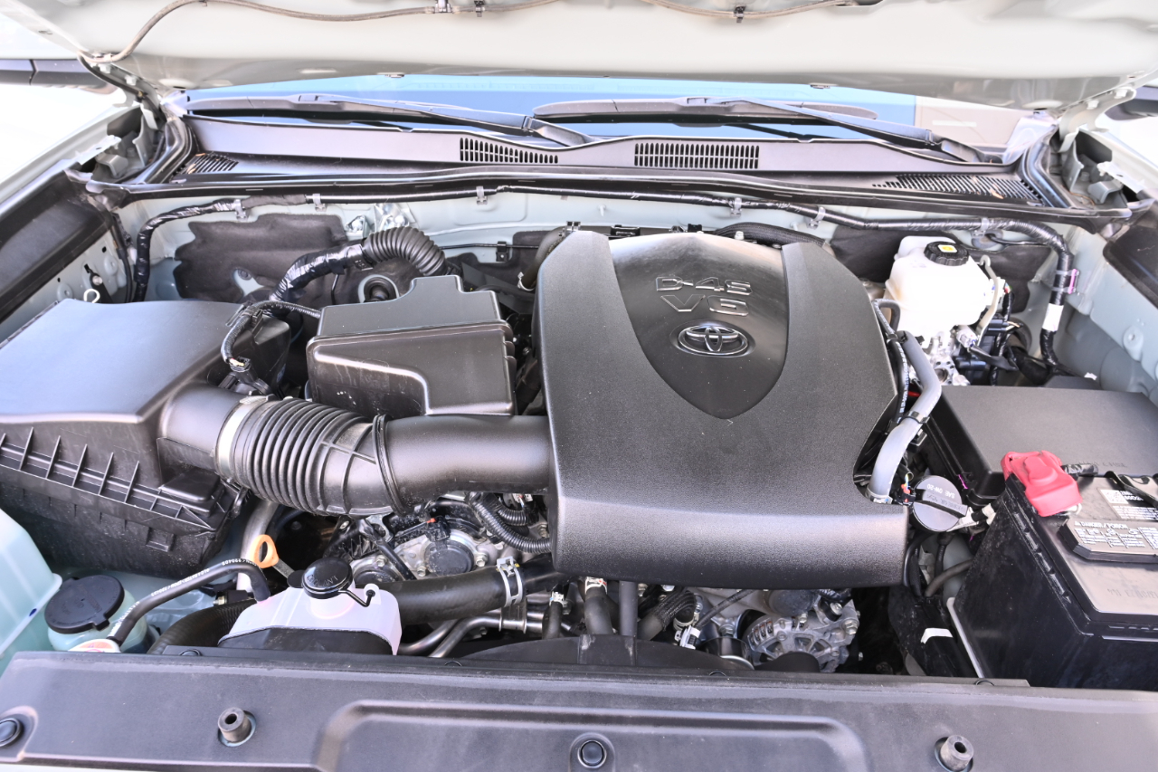 Toyota Tacoma 4WD  2023