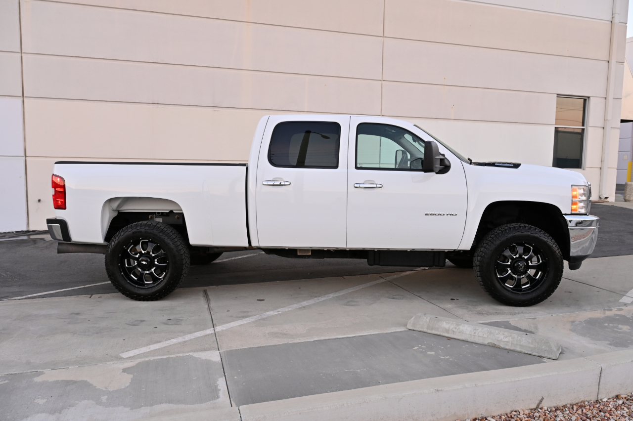 Chevrolet Silverado 2500HD 4WD Crew Cab 153.7" LT 2014