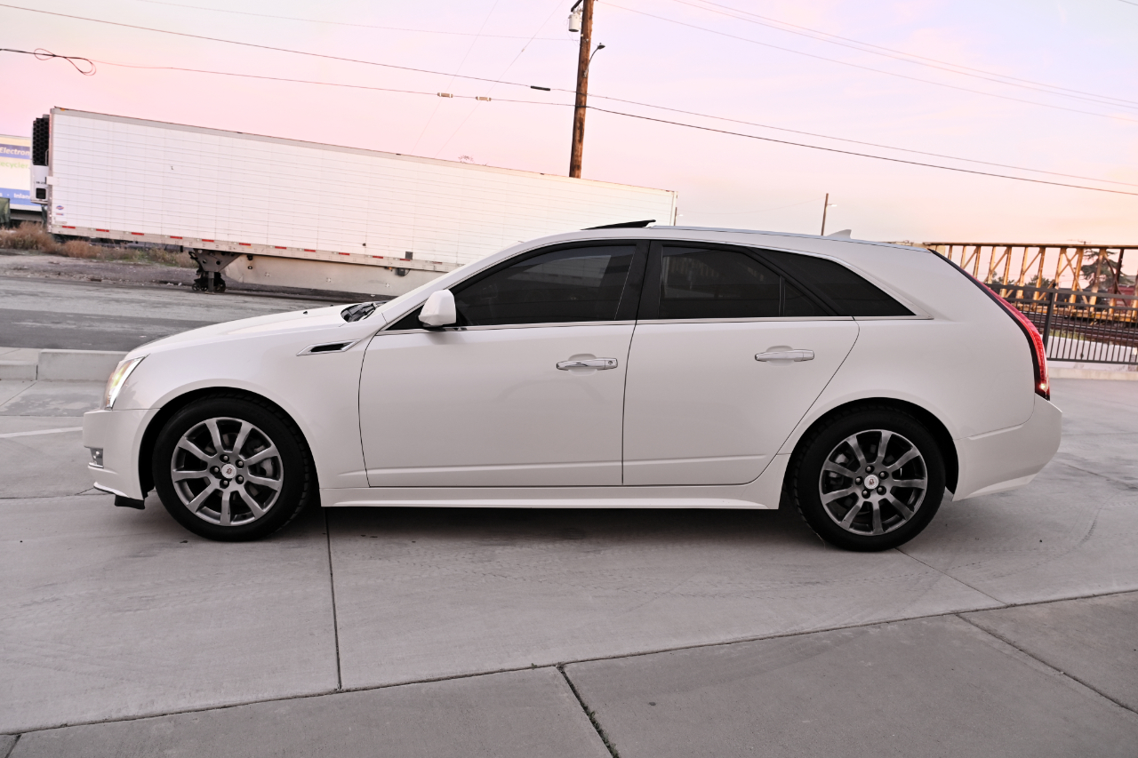 Cadillac CTS Wagon  2012