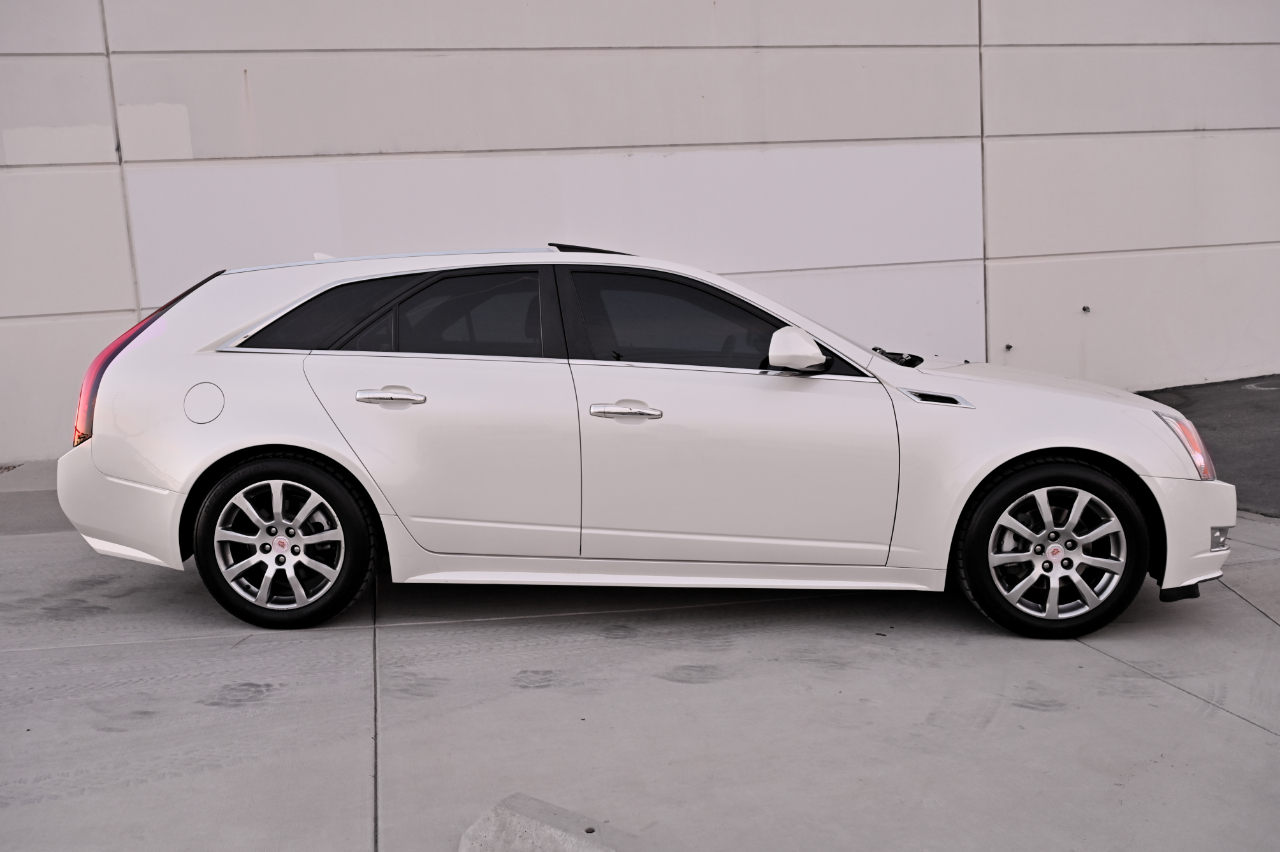 Cadillac CTS Wagon  2012