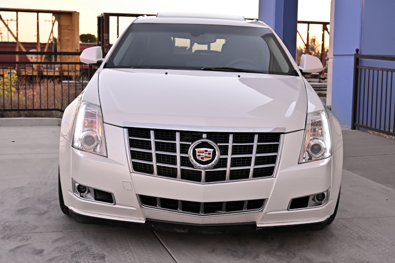 Cadillac CTS Wagon  2012