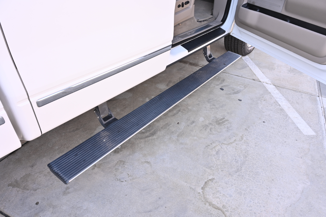 Ford F-150 2WD SuperCrew 145" Platinum 2009