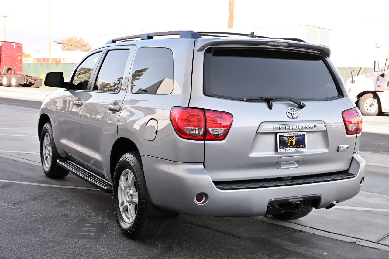 Toyota Sequoia  2011