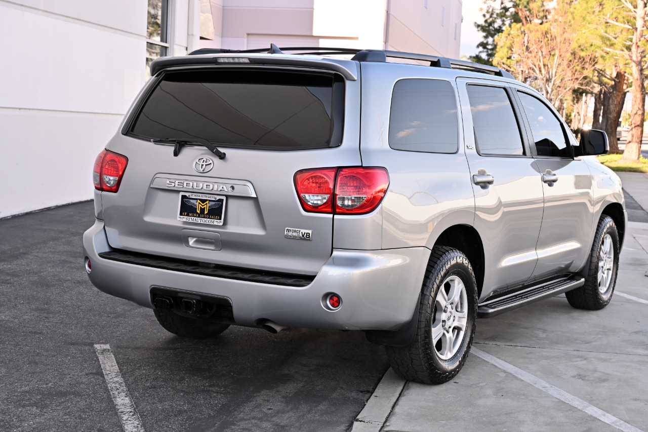 Toyota Sequoia  2011