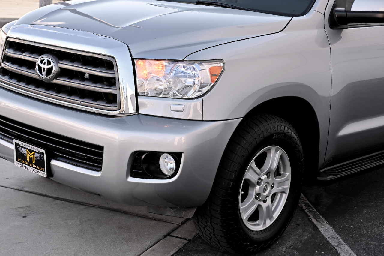 Toyota Sequoia  2011