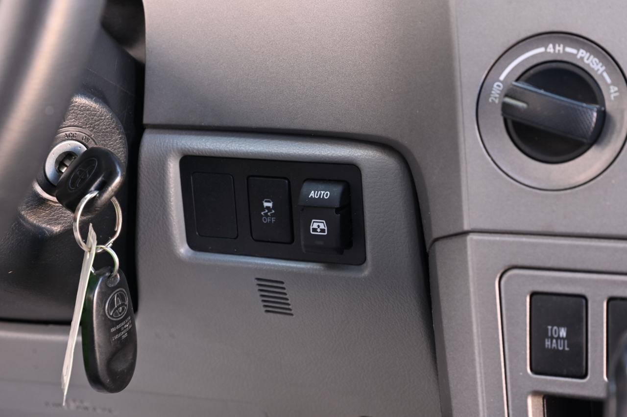 Toyota Sequoia  2011