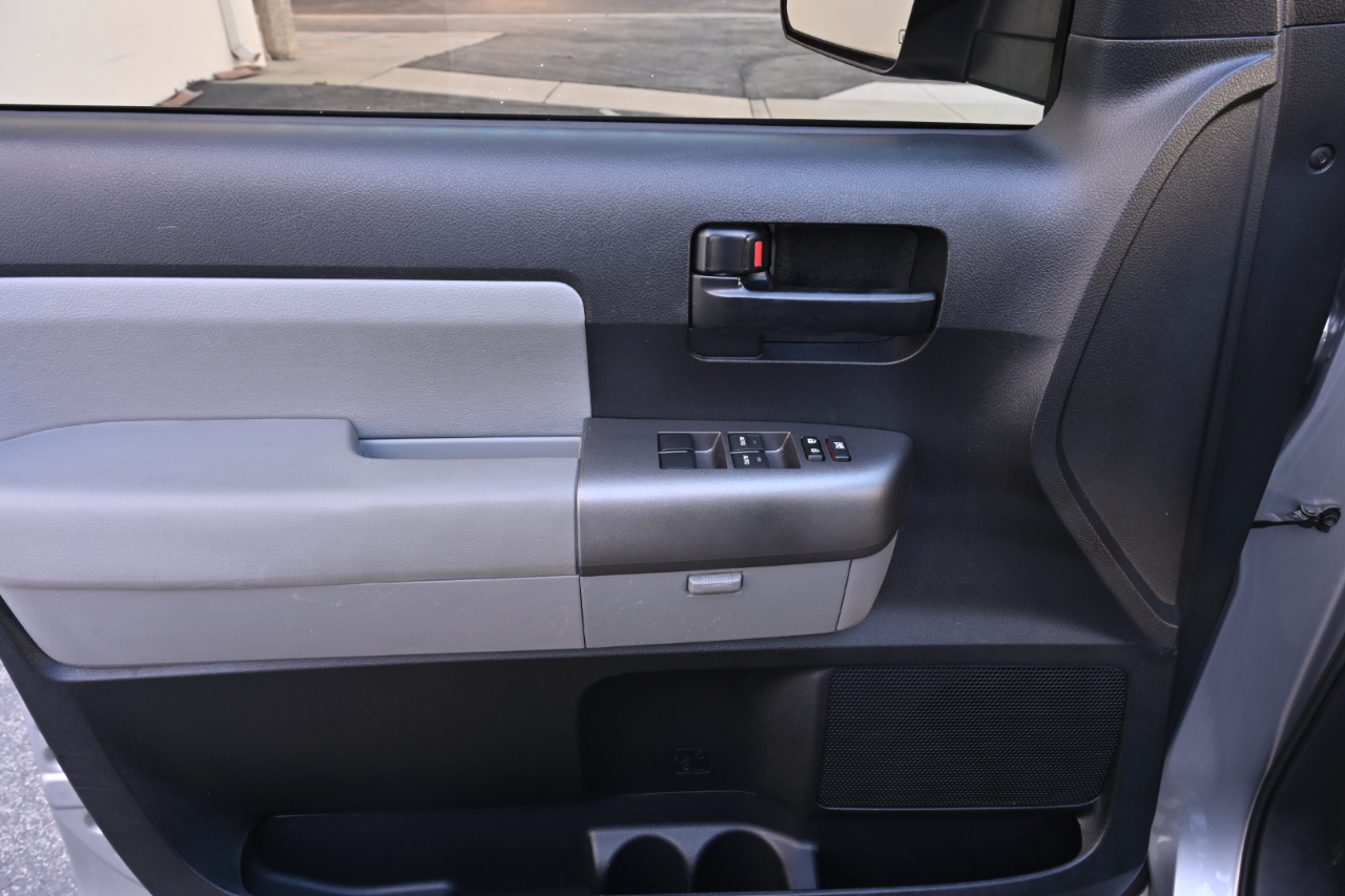 Toyota Sequoia  2011