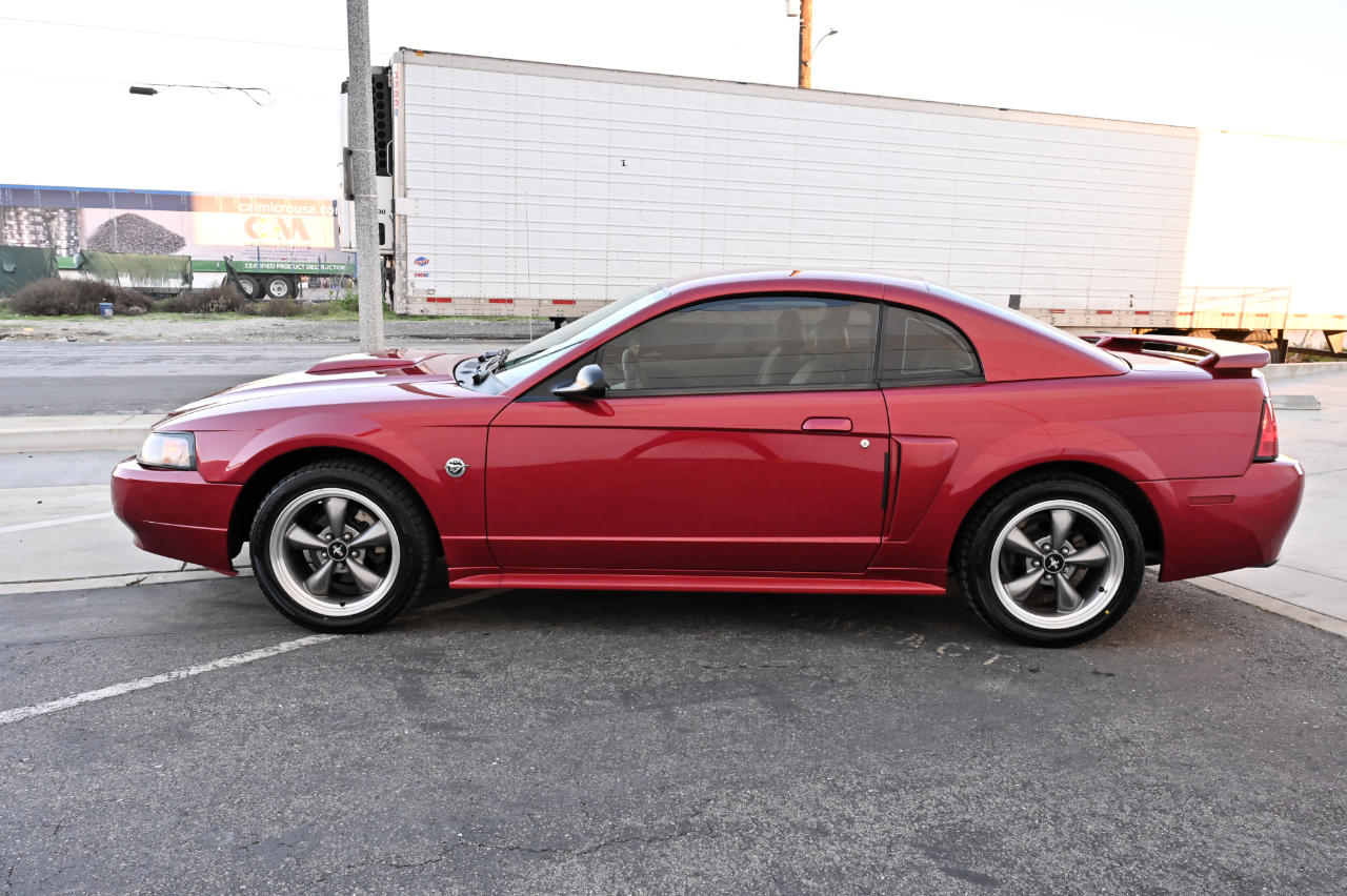 Ford Mustang Premium Coupe 2004