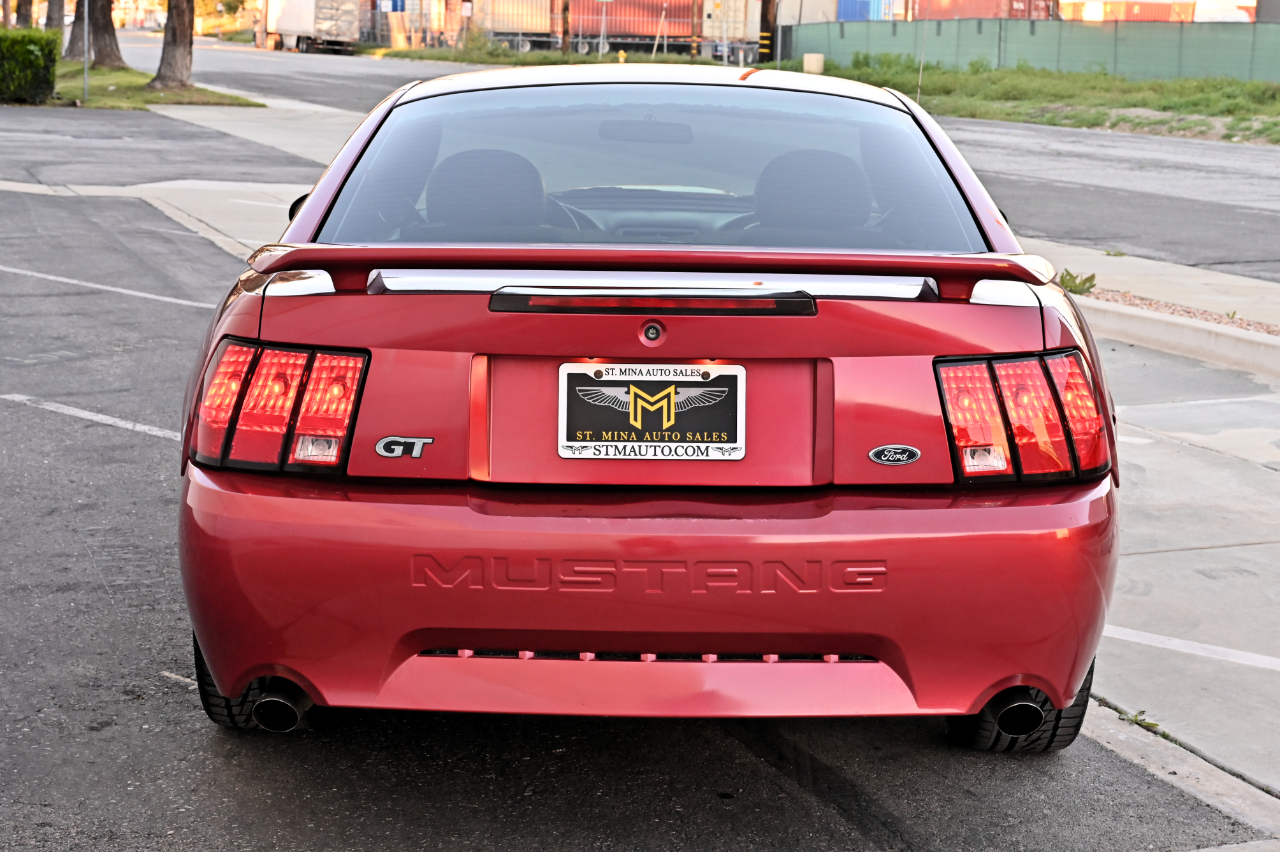 Ford Mustang Premium Coupe 2004