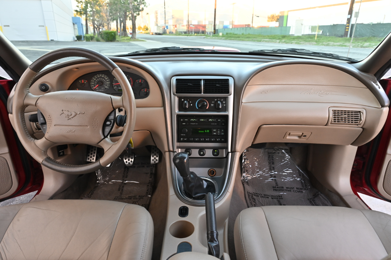 Ford Mustang Premium Coupe 2004