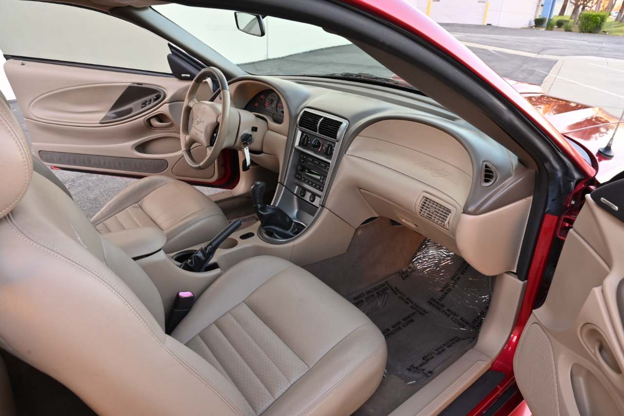 Ford Mustang Premium Coupe 2004