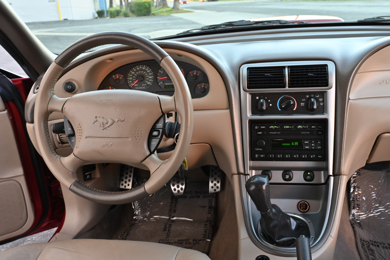 Ford Mustang Premium Coupe 2004