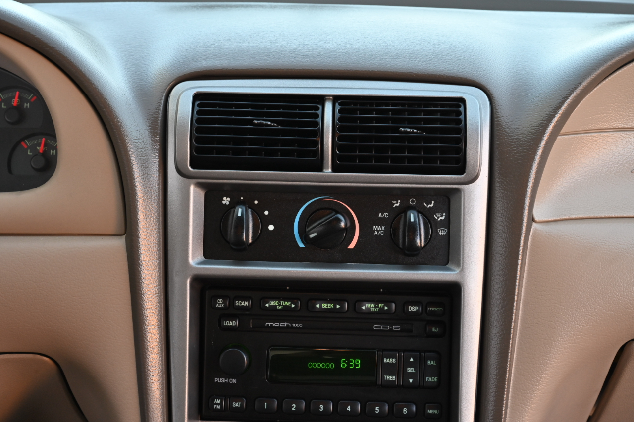 Ford Mustang Premium Coupe 2004