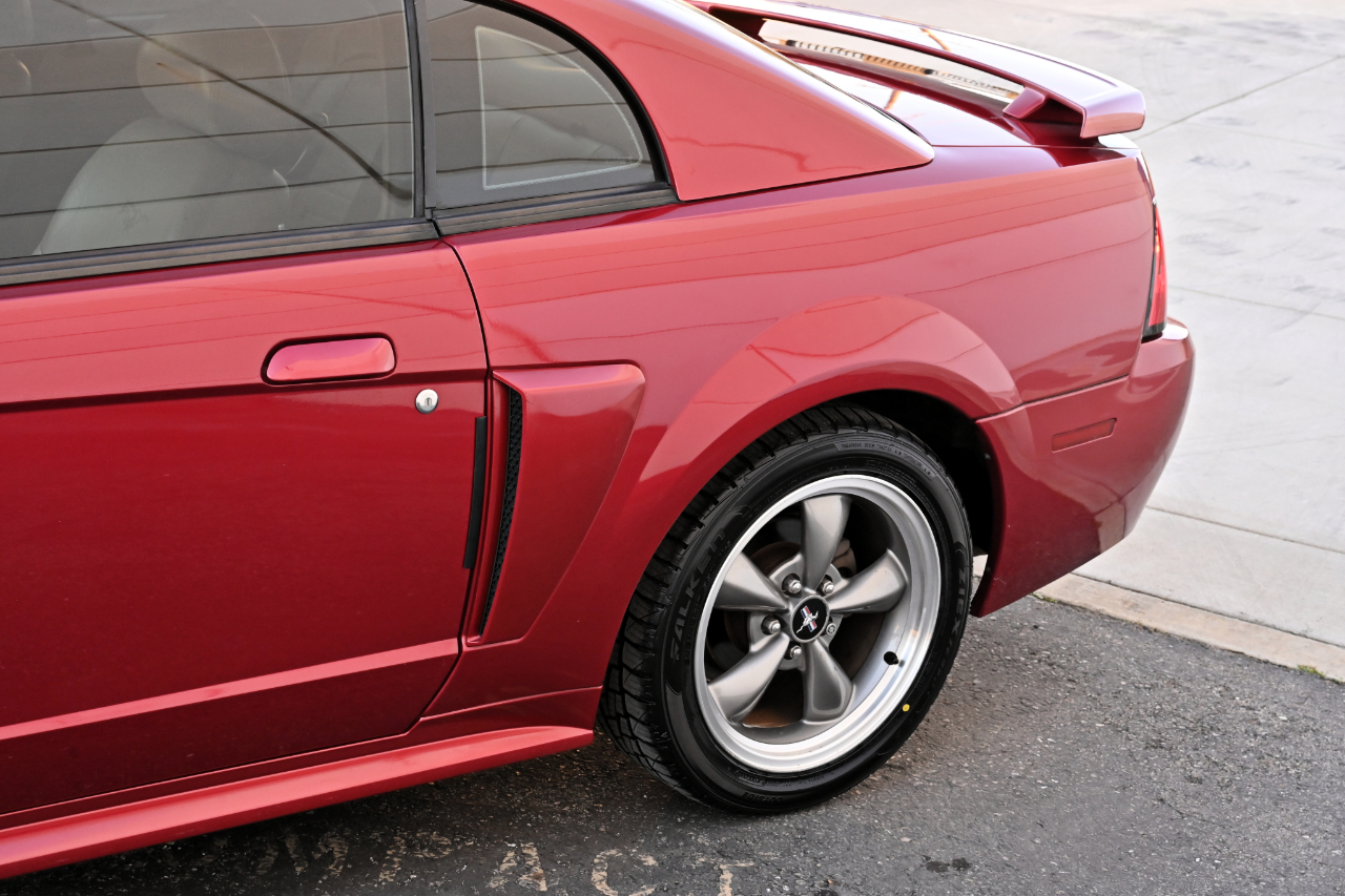 Ford Mustang Premium Coupe 2004