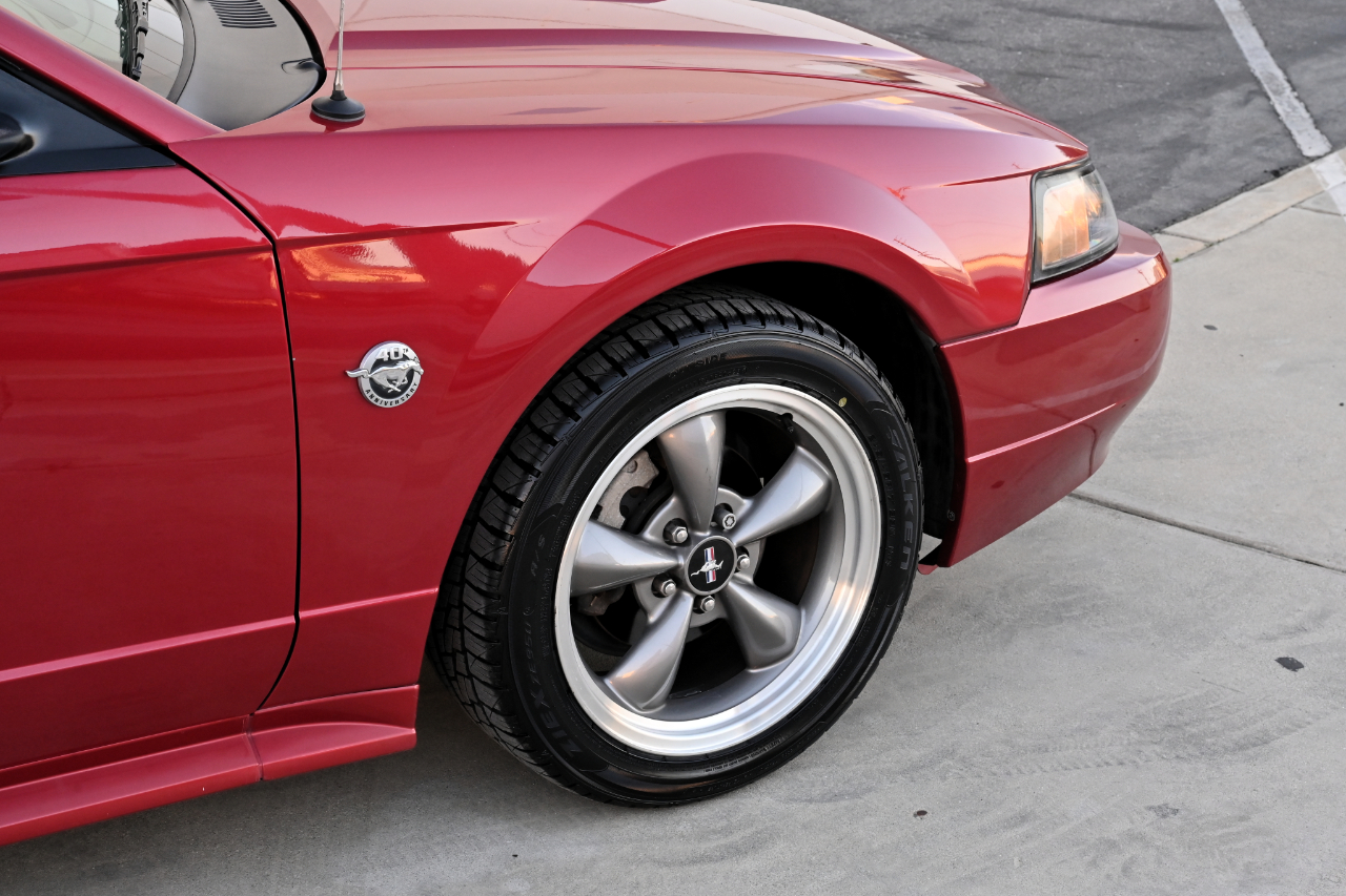 Ford Mustang Premium Coupe 2004