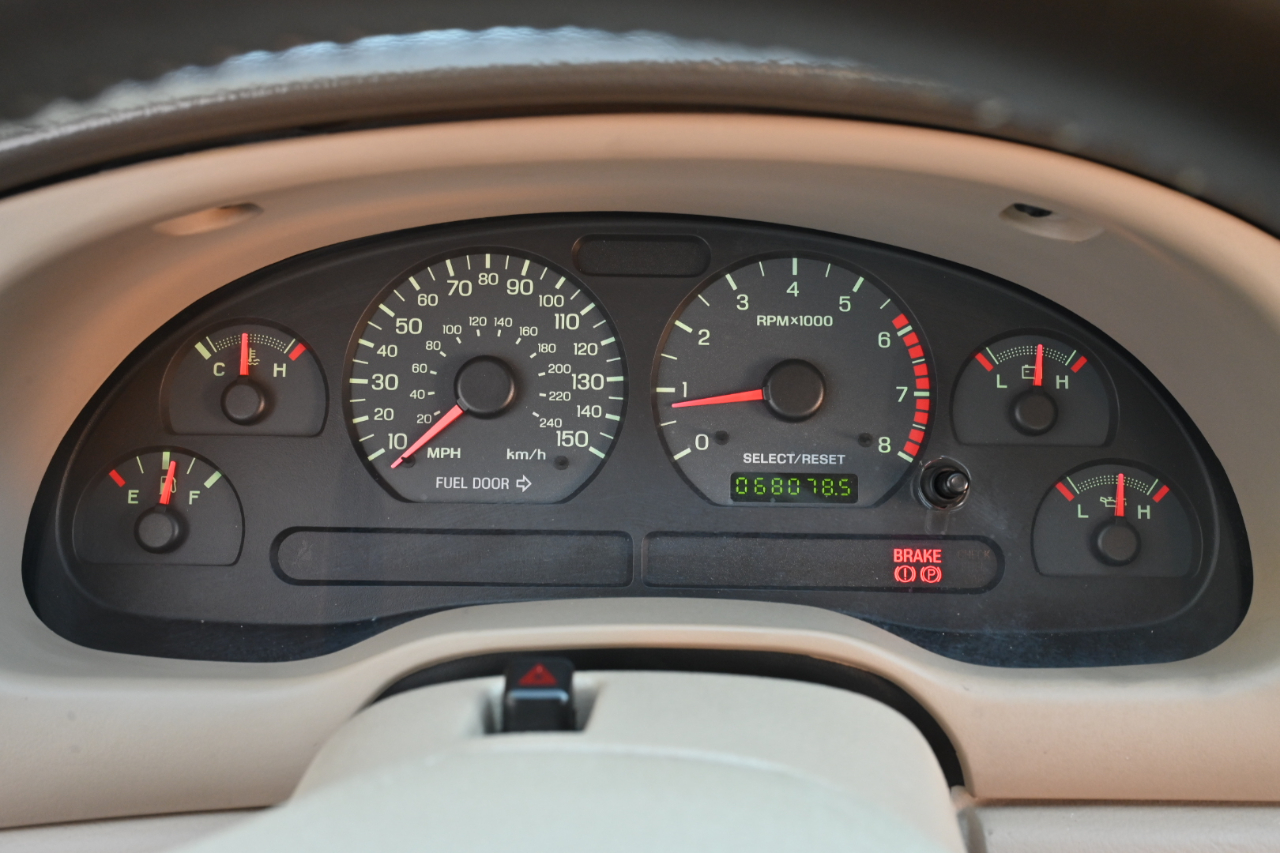 Ford Mustang Premium Coupe 2004