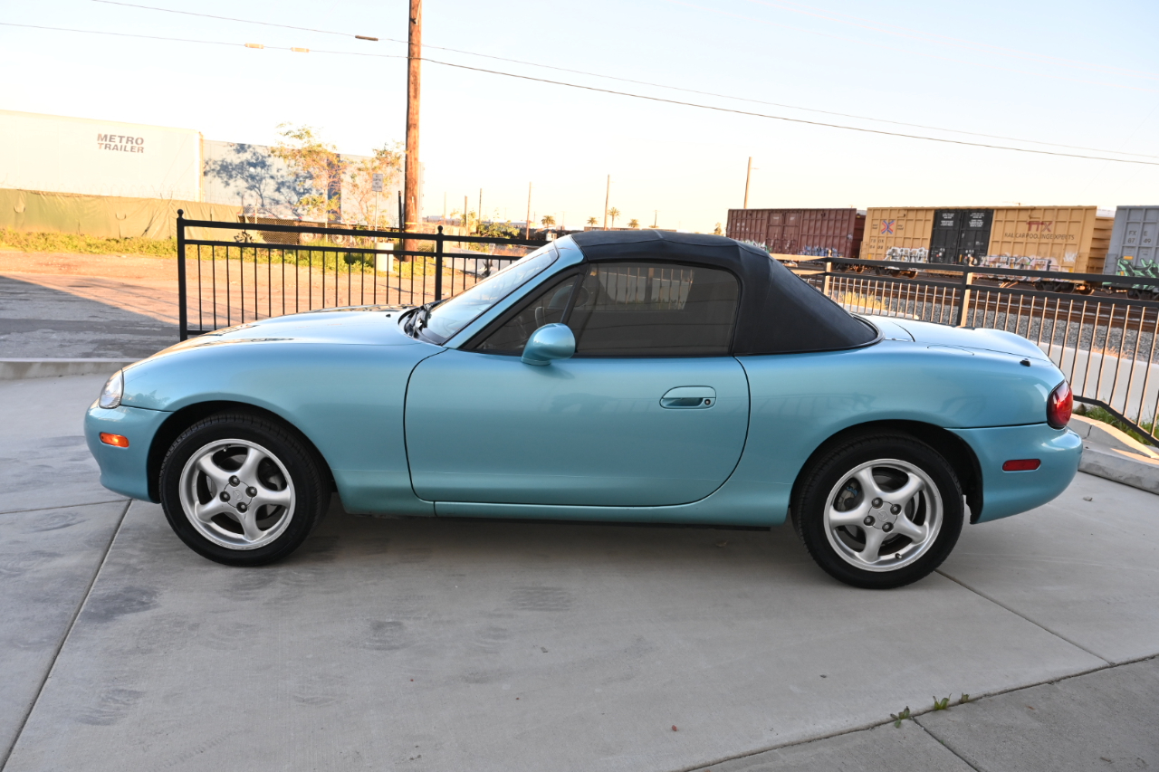 Mazda MX-5 Miata  2002
