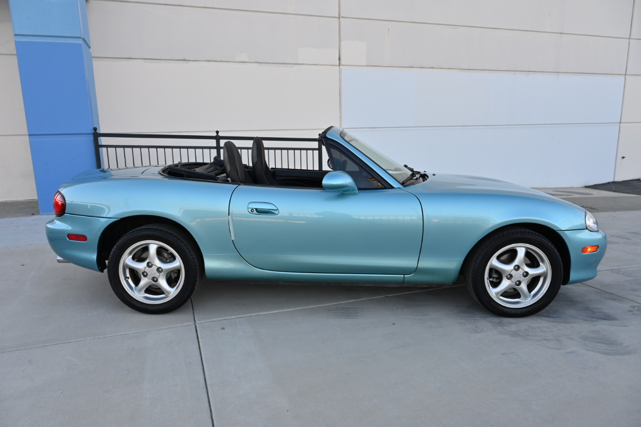 Mazda MX-5 Miata  2002