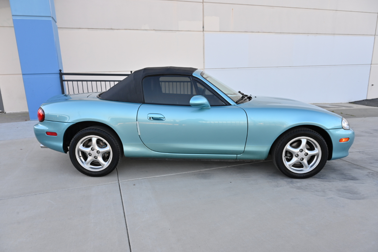 Mazda MX-5 Miata  2002