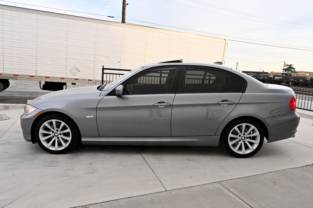 BMW 3 Series  2011