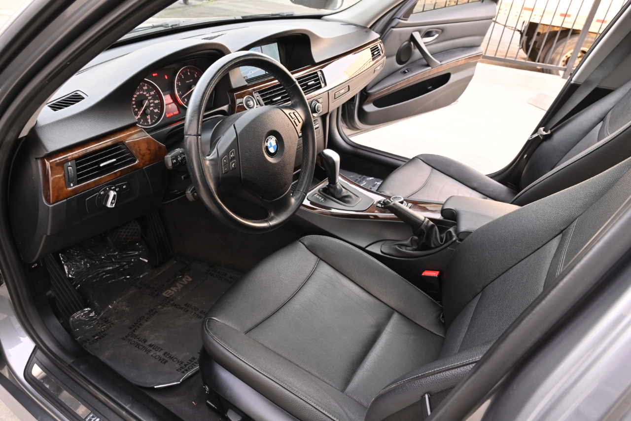 BMW 3 Series  2011