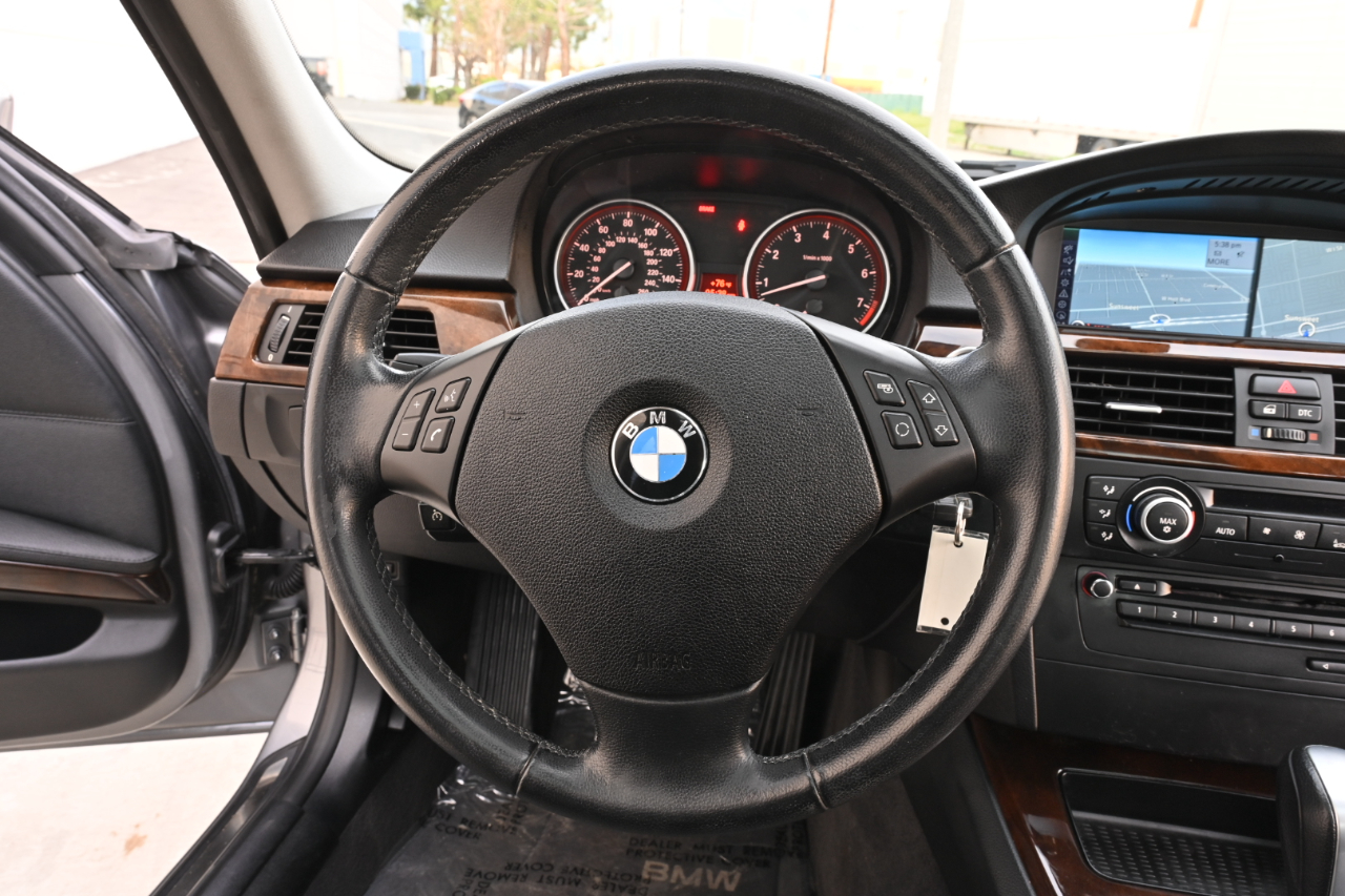 BMW 3 Series  2011