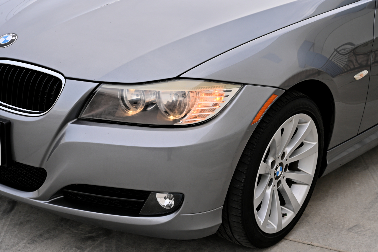 BMW 3 Series  2011