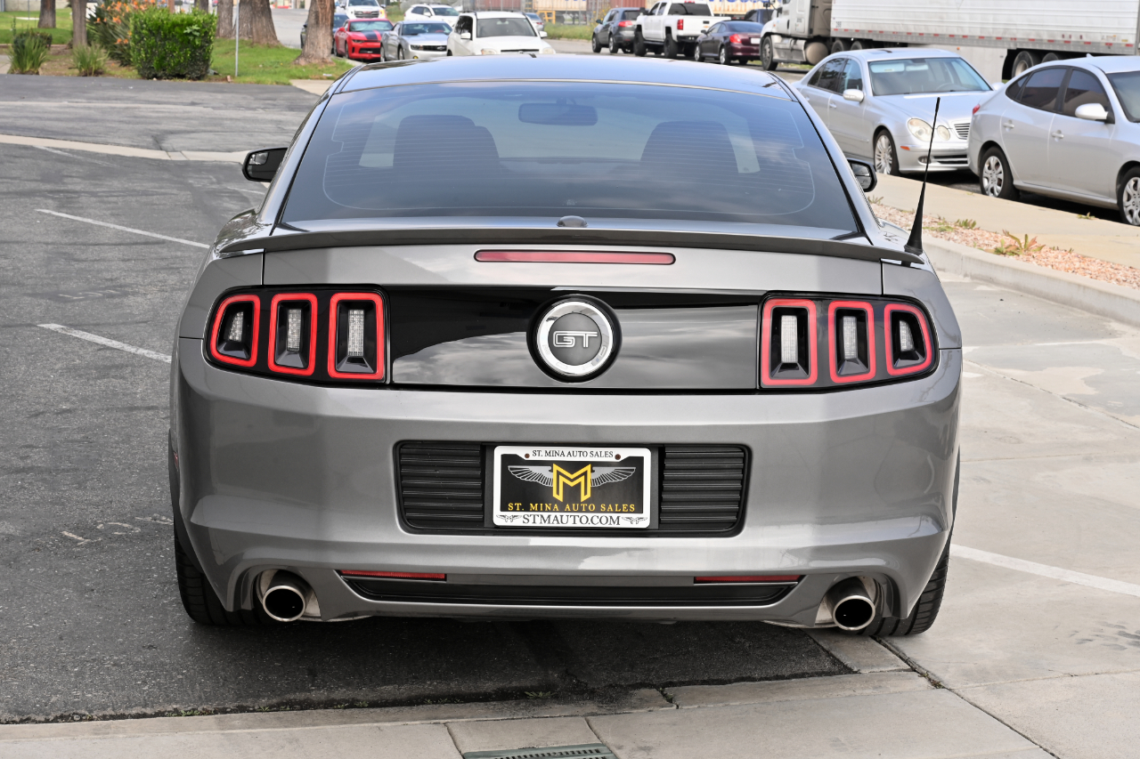 Ford Mustang GT Premium Coupe 2013