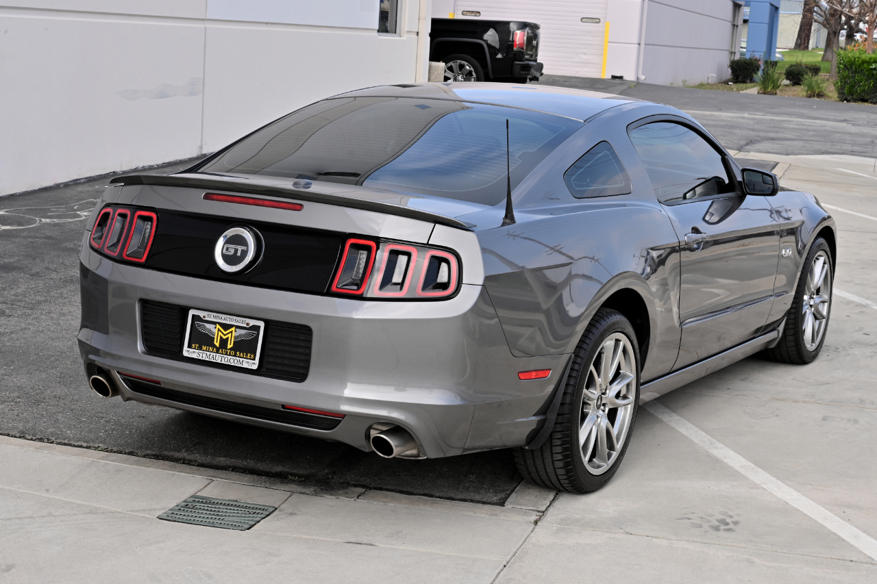 Ford Mustang GT Premium Coupe 2013