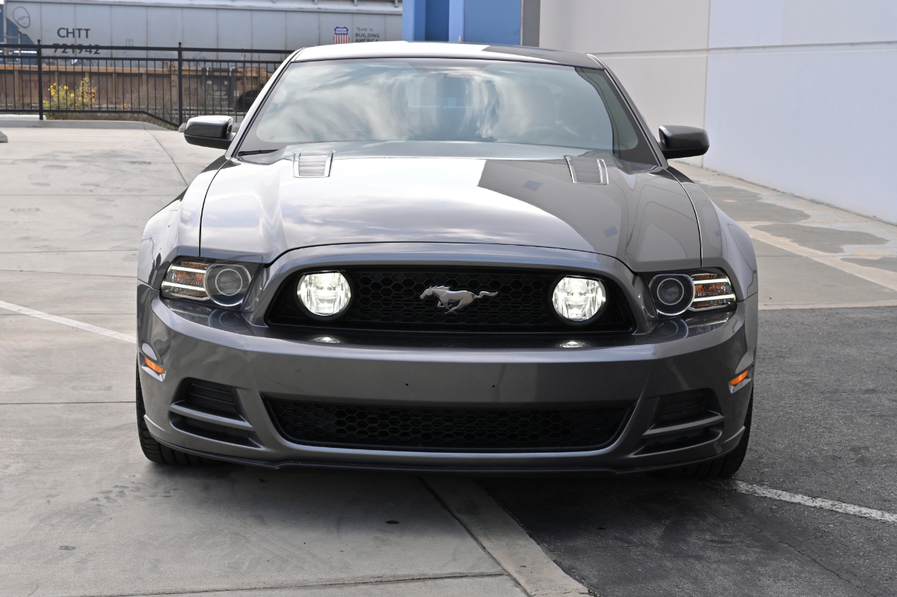 Ford Mustang GT Premium Coupe 2013