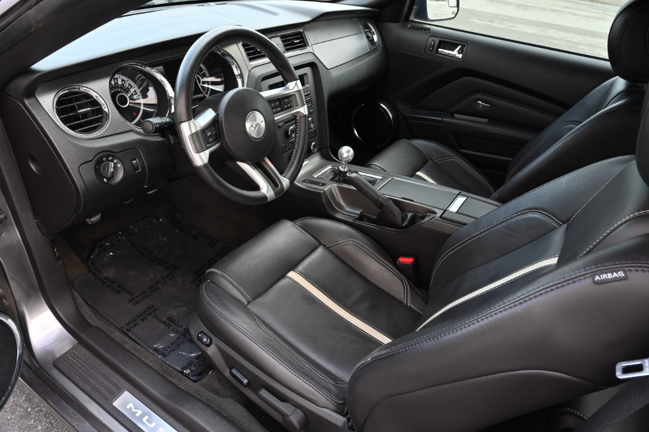 Ford Mustang GT Premium Coupe 2013