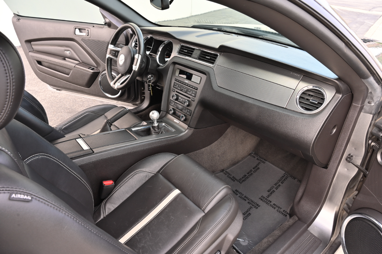 Ford Mustang GT Premium Coupe 2013