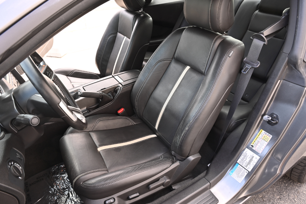 Ford Mustang GT Premium Coupe 2013