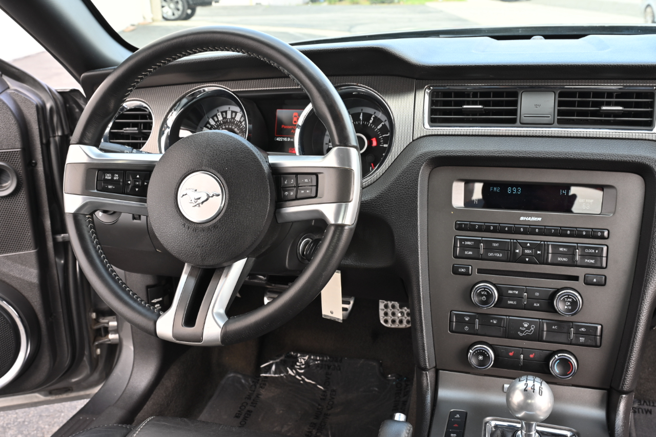 Ford Mustang GT Premium Coupe 2013