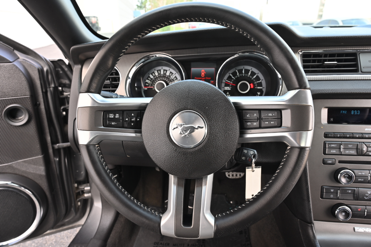 Ford Mustang GT Premium Coupe 2013