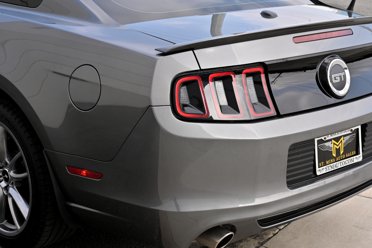 Ford Mustang GT Premium Coupe 2013