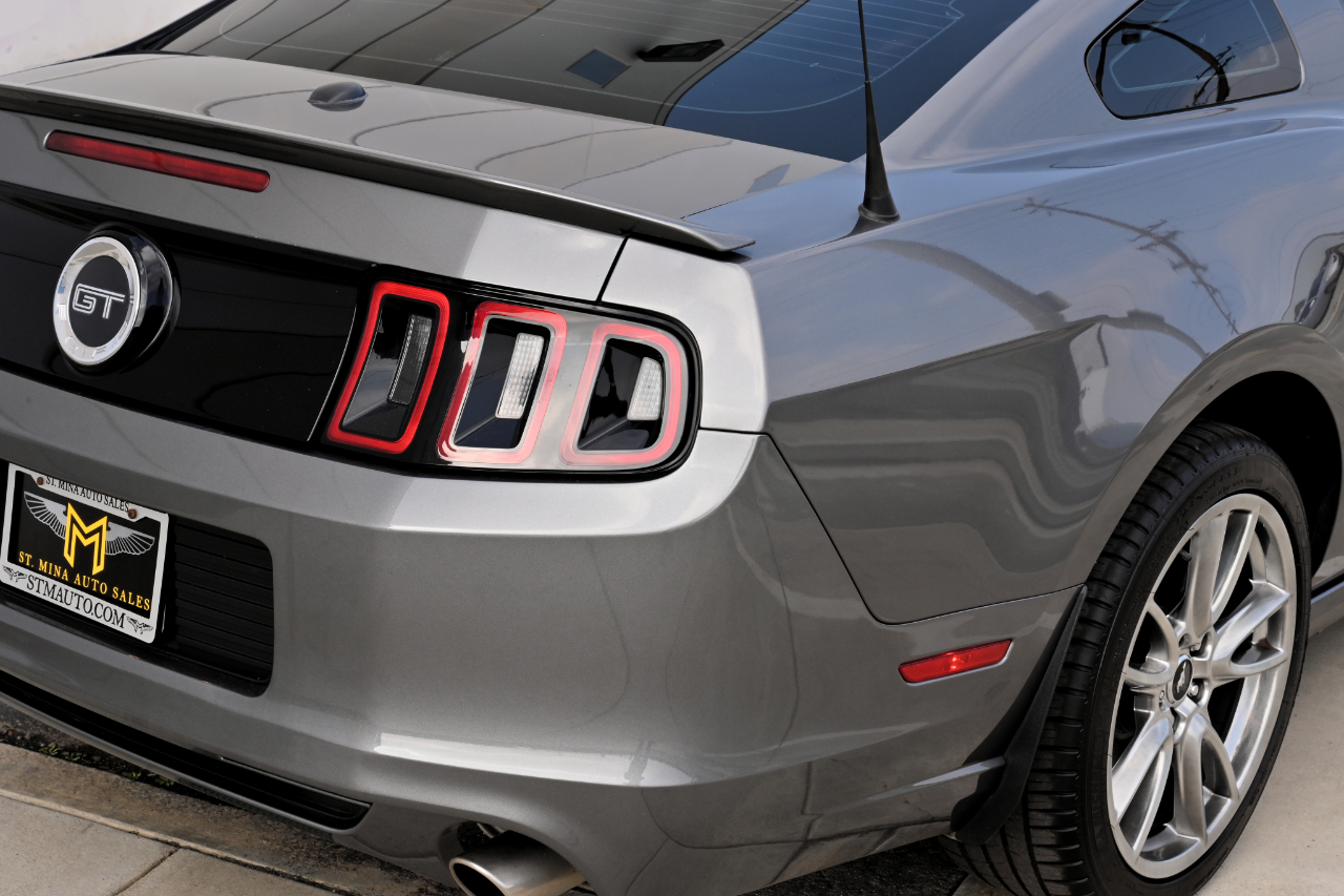 Ford Mustang GT Premium Coupe 2013